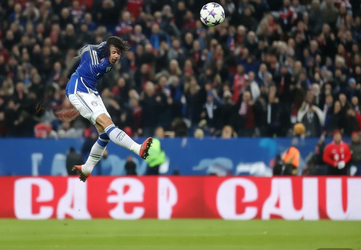 欧冠决赛：拜仁逆转巴黎，戴维斯头球绝杀夺冠记(图3)