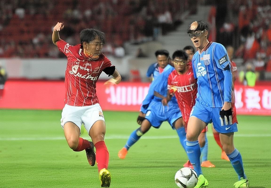 2018赛季泰达对鲁能：激情对决，精彩焦点战回顾(图2)